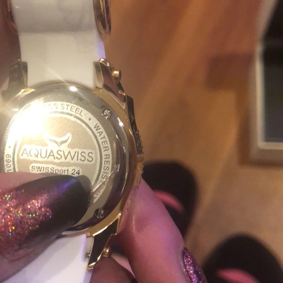 Aquaswiss women’s gold/white watch - Picture 7 of 8
